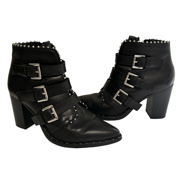 Steve Madden Humble Moto Boot Sz 7.5M Black Leather Buckle Studs Pointed Toe - Picture 1 of 7